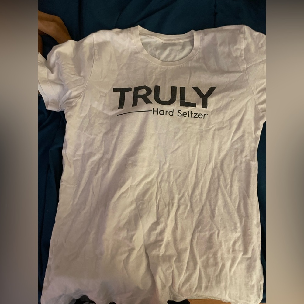 TRULY T-Shirt Small